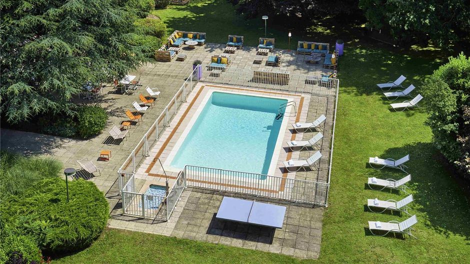 Novotel Massy Palaiseau Pool