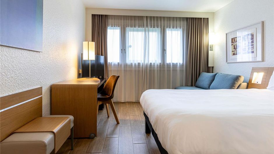 Mercure Paris le Bourget Room