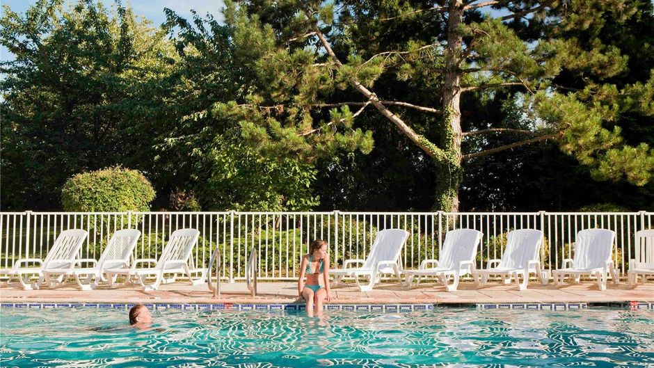 Novotel Saclay Pool