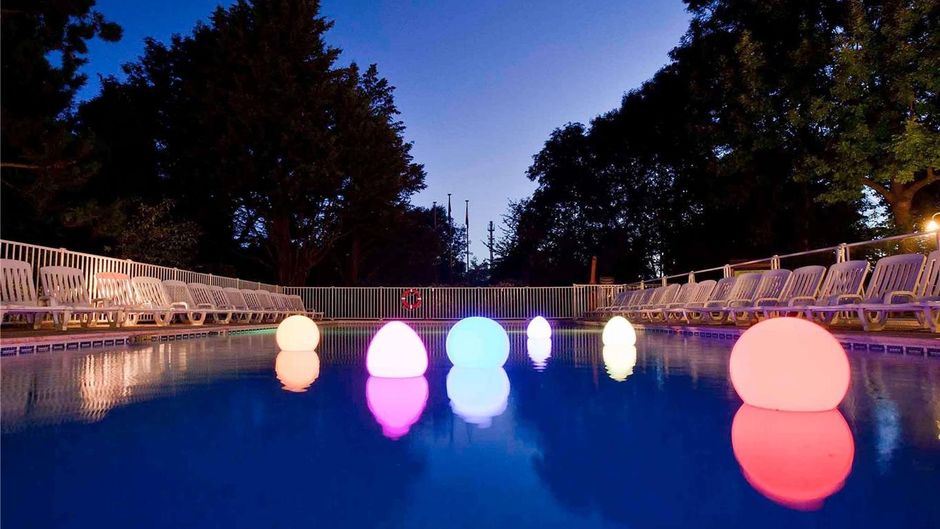 Novotel Saclay Pool