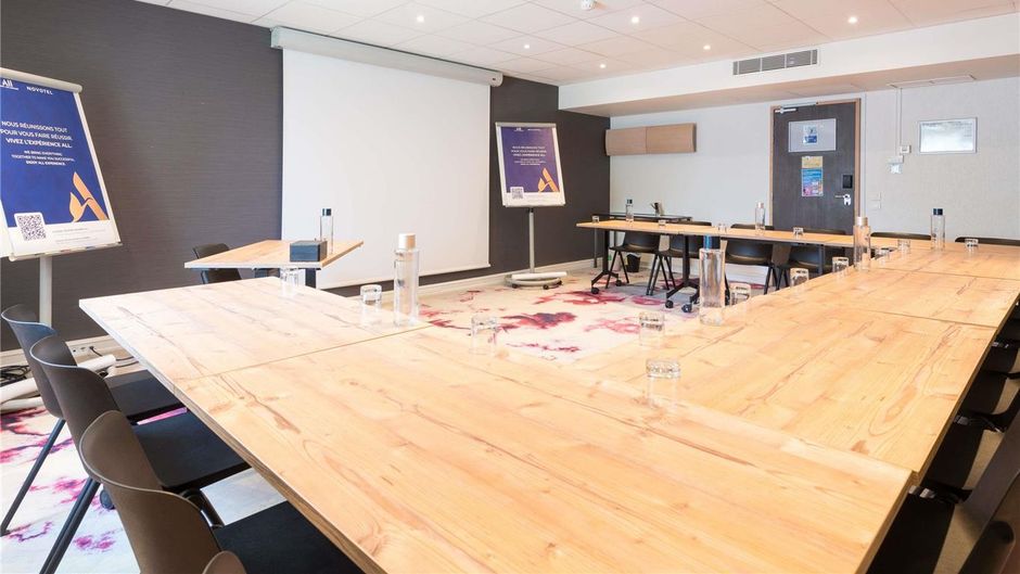 Novotel Saclay Meeting