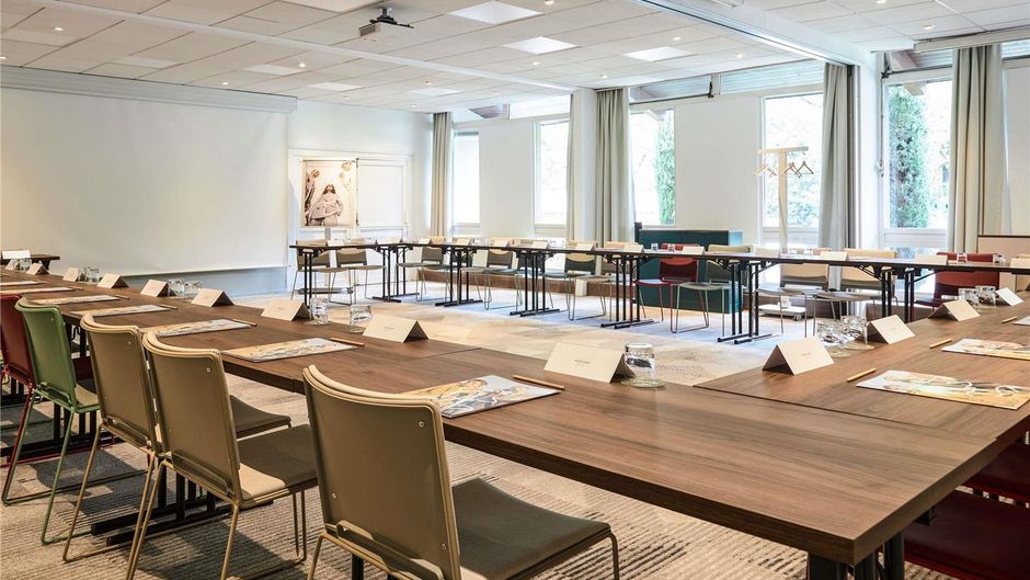 Mercure Aix En Prov Beaumanoir Meeting