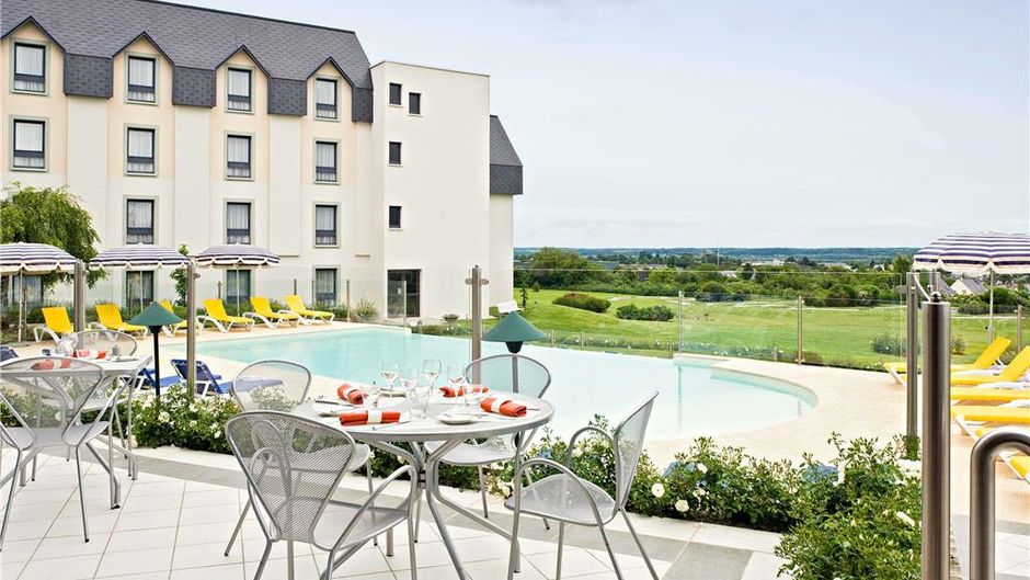Novotel Amboise Exterior