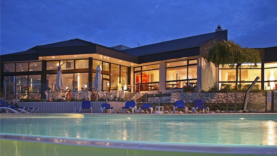 Novotel Amboise Exterior