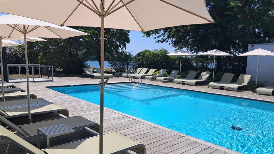 Novotel Bordeaux le Lac Pool