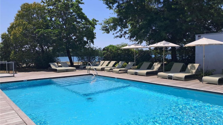 Novotel Bordeaux le Lac Pool