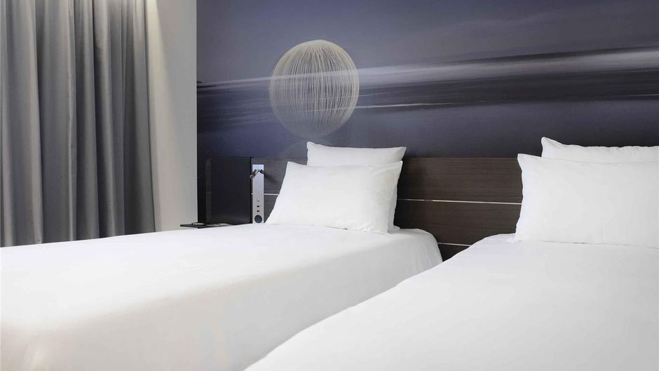 Novotel Caen Room