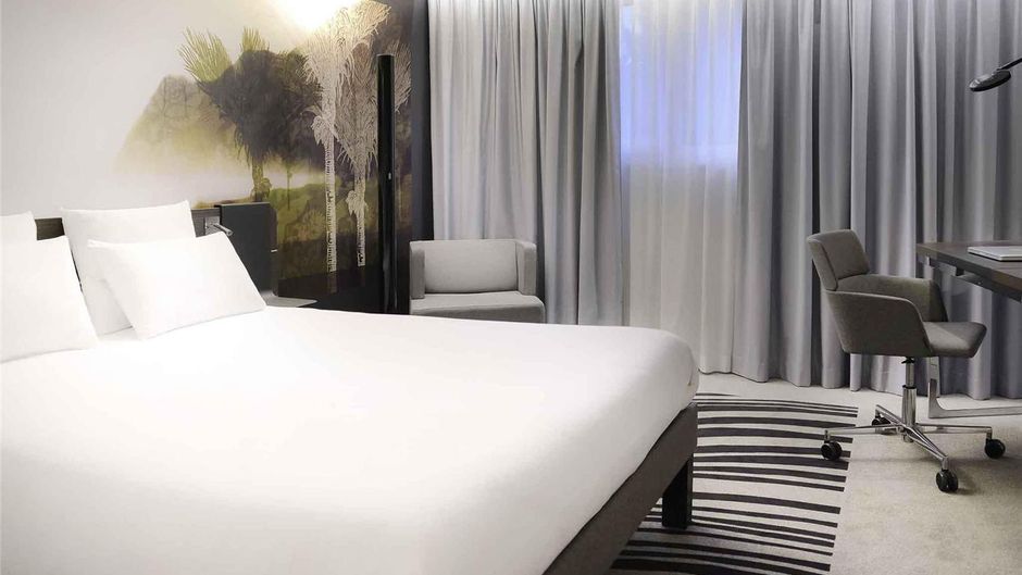 Novotel Caen Room