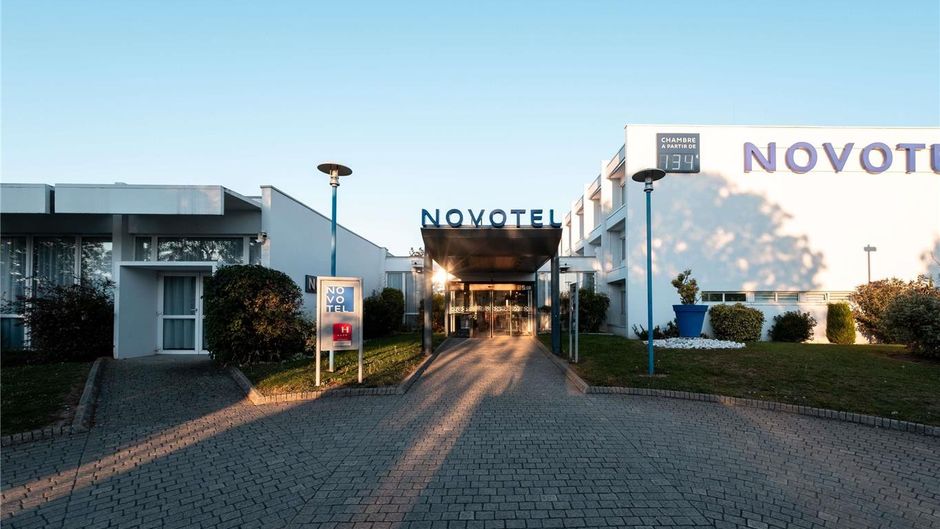 Novotel Chartres Exterior