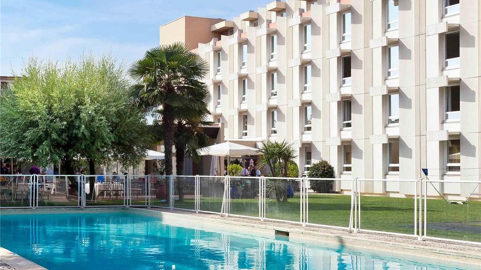 Novotel Nice Aeroport Cap 3000 Pool