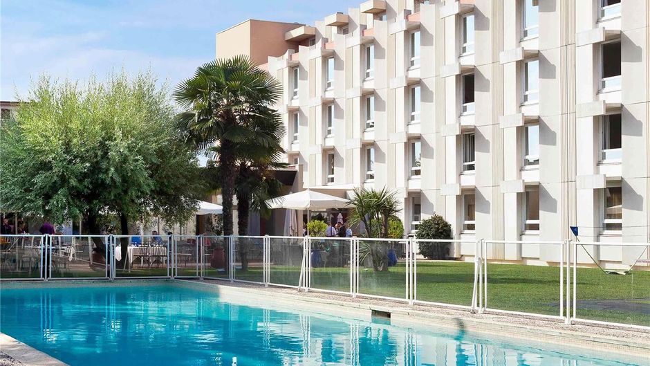 Novotel Nice Aeroport Cap 3000 Pool