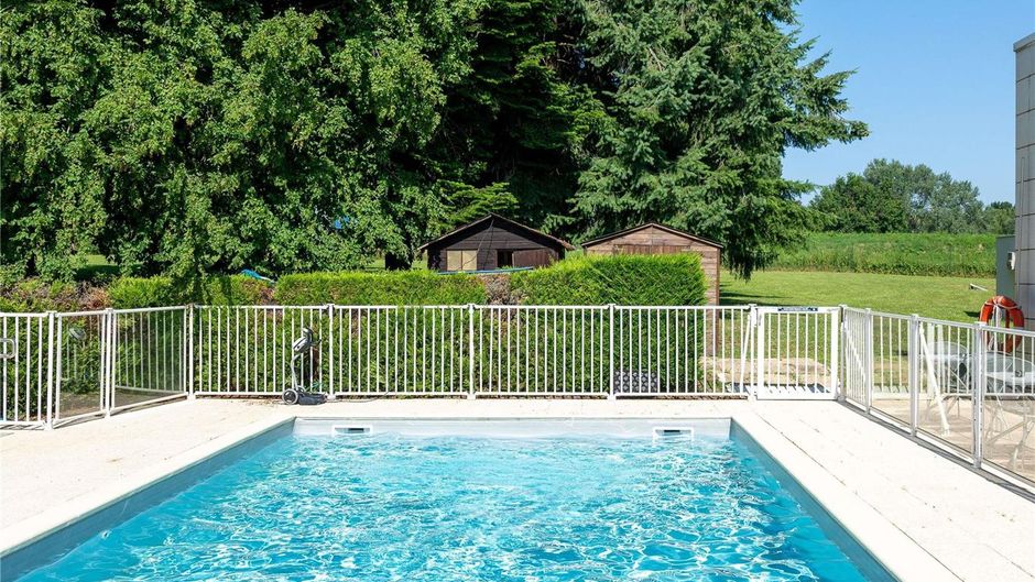 Novotel Macon Nord Pool