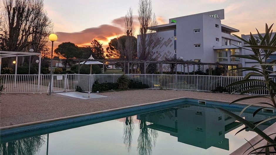 Ibis Styles Marseille Provence Airport Pool