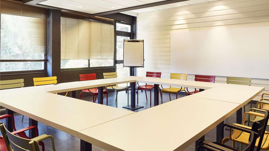 Ibis Styles Toulon La Seyne Exterior