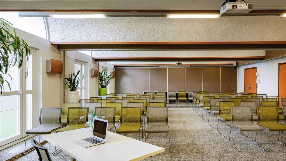 Novotel Valenciennes Aerodrome Meeting