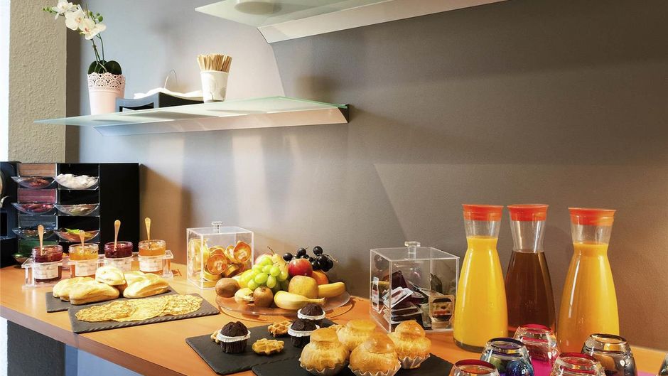 Novotel Valenciennes Aerodrome Meeting