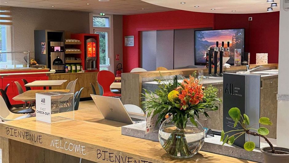 Ibis Hotel Rennes Centre Exterior