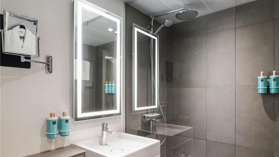Novotel Amsterdam City Hotel Room