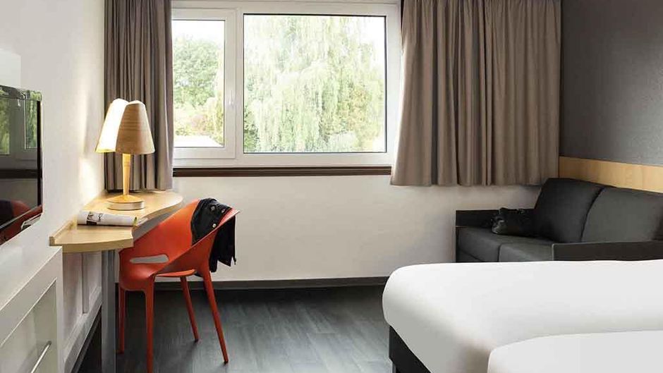 Ibis 3 Lacs Neuchatel Thielle Room
