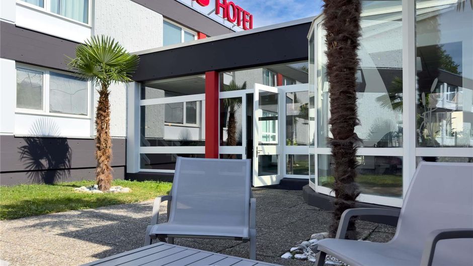 Ibis 3 Lacs Neuchatel Thielle Exterior
