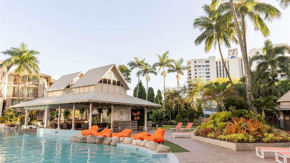 Novotel Cairns Oasis Resort Pool