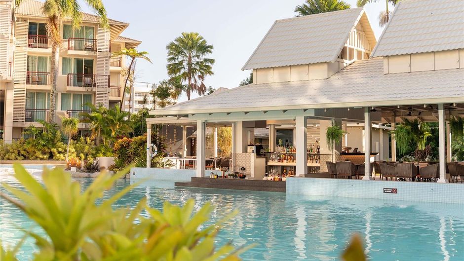 Novotel Cairns Oasis Resort Exterior