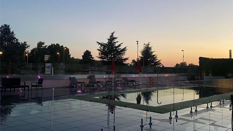 Mercure Orleans Centre Hotel Pool