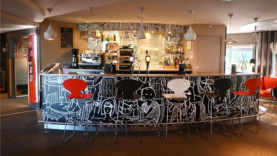 Ibis Laval Le Relais D'Armor Meeting
