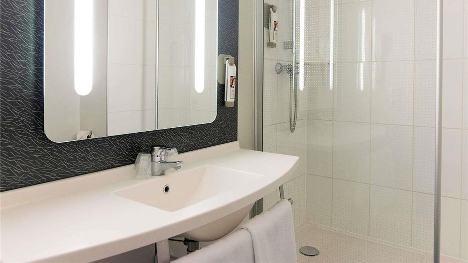 Ibis Laval Le Relais D'Armor Room