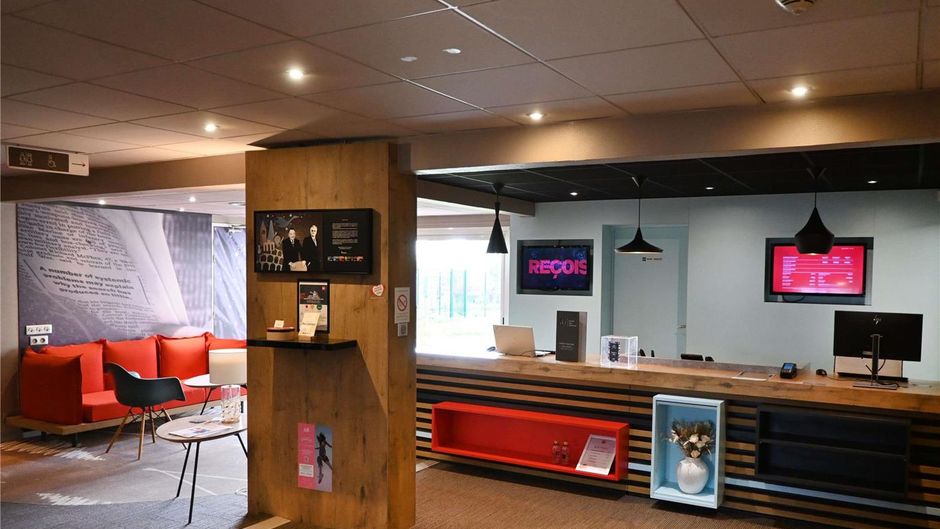 Ibis Laval Le Relais D'Armor Exterior