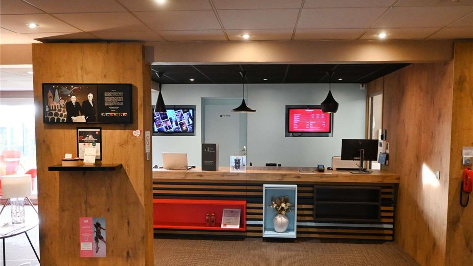 Ibis Laval Le Relais D'Armor Exterior