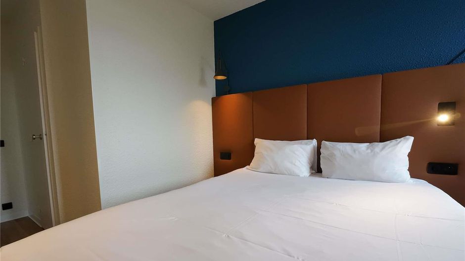 Ibis Lyon Est Bron Room