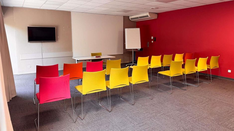 Ibis Nimes Ouest Meeting