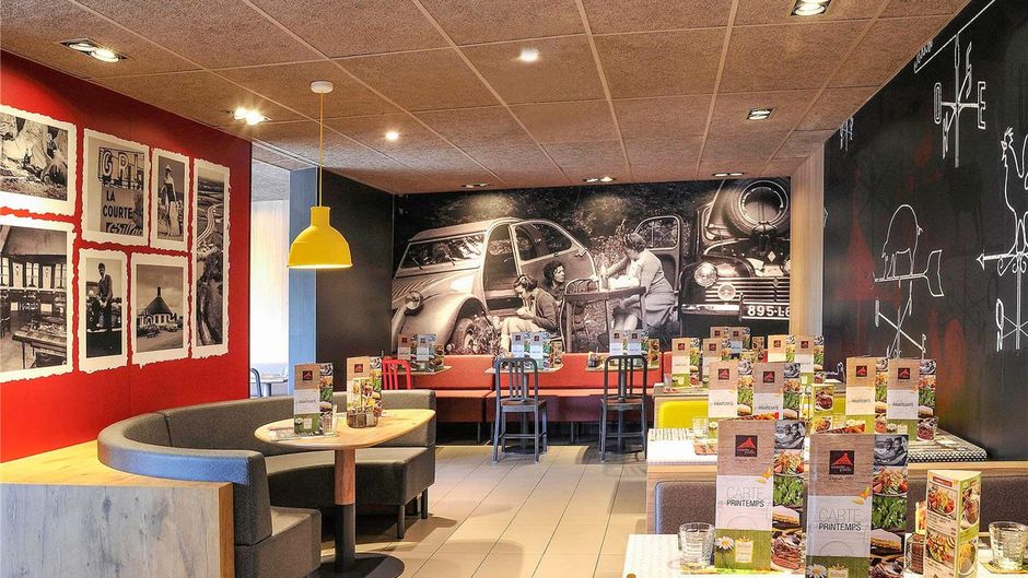 Ibis Hotel Villefranche sur Saone Exterior