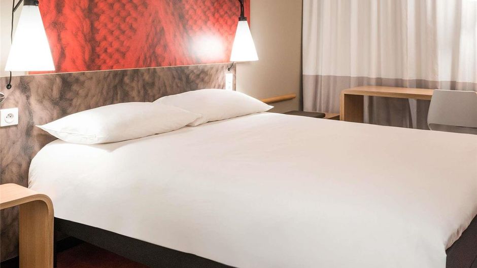 Ibis Hotel Villefranche sur Saone Room