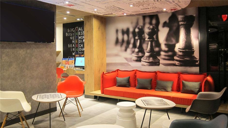Ibis Hotel Villefranche sur Saone Exterior