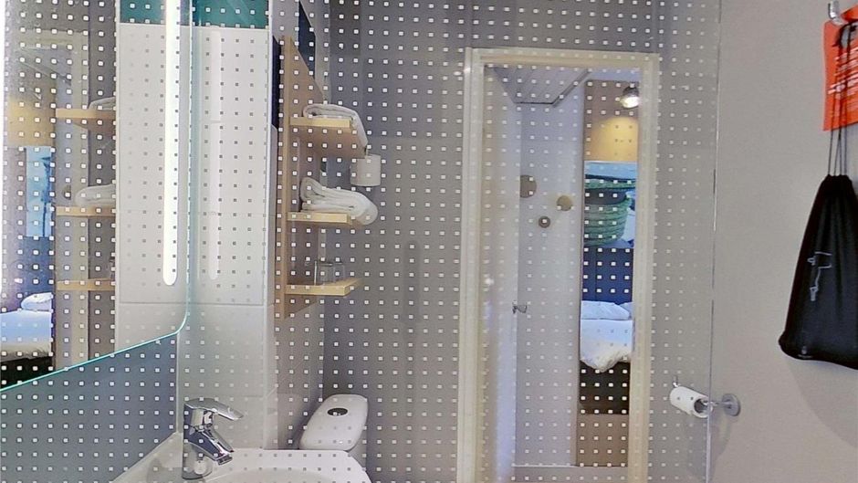 Ibis de Vannes Room