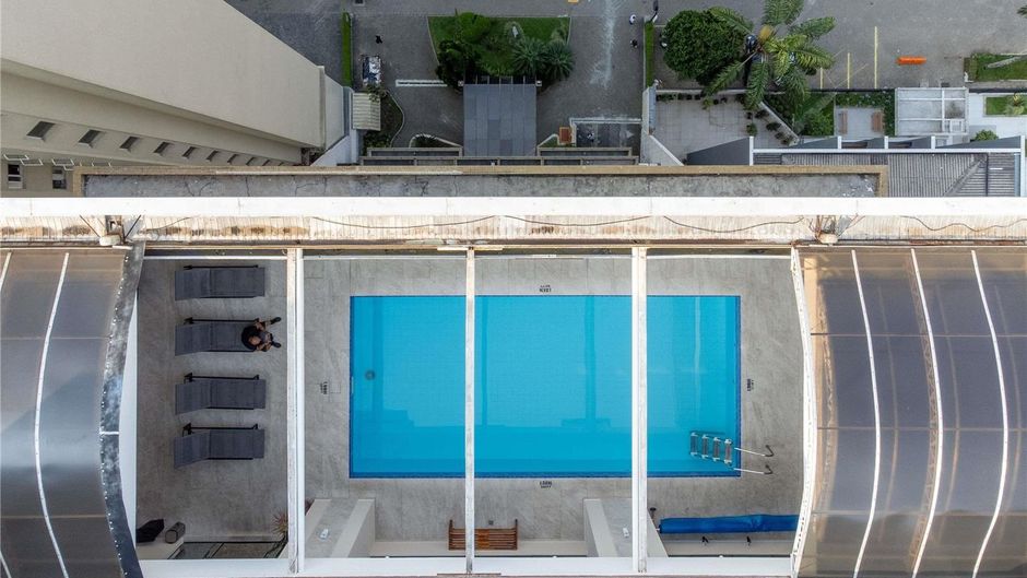 Mercure Apartments Curitiba Golden Pool