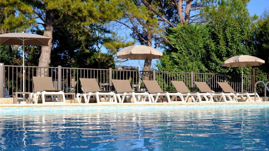 Hotel Ibis Avignon Sud Exterior