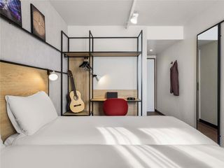 Ibis Chartres Ouest Luce