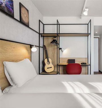 Ibis Chartres Ouest Luce