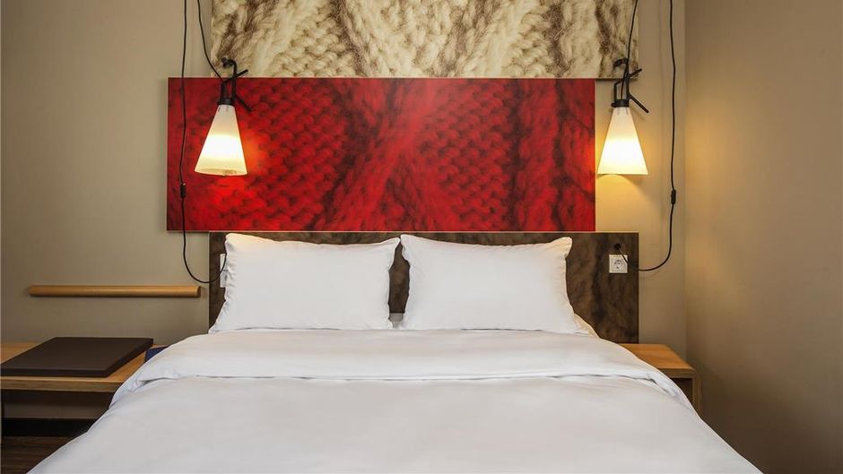 Ibis Hotel Cambrai Room