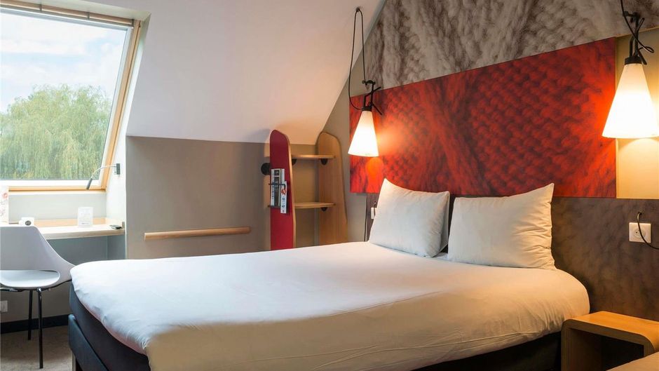 Ibis Hotel Senlis Room
