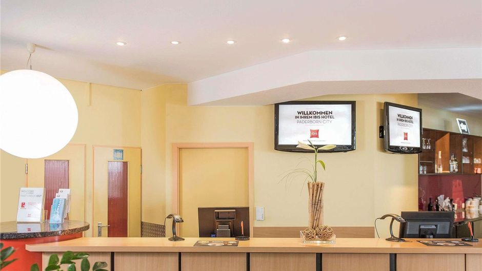 Ibis Hotel Paderborn Exterior