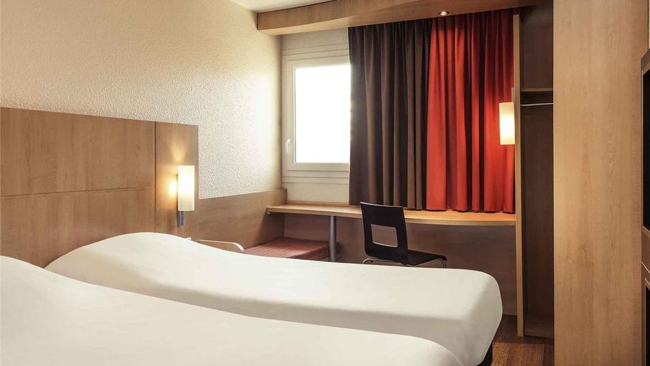 Hotel Ibis Epinay-sur-Seine Exterior