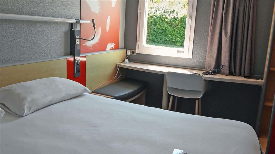 Ibis Hotel Saintes Room