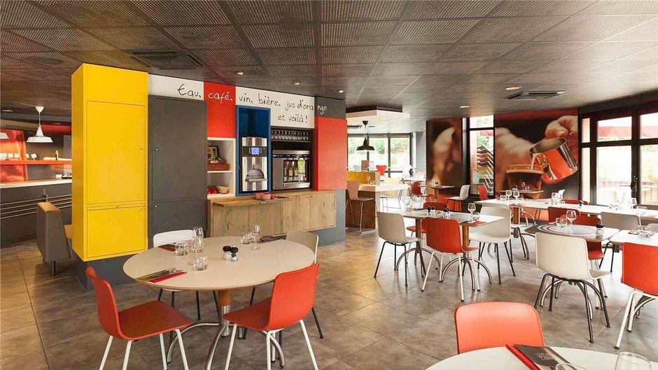 Ibis Paris Evry Exterior