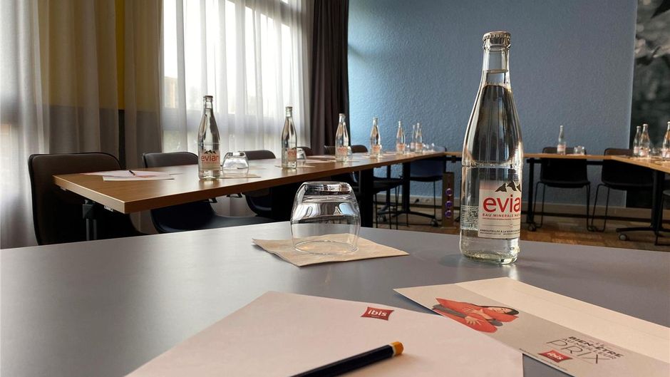 Ibis Paris Evry Meeting