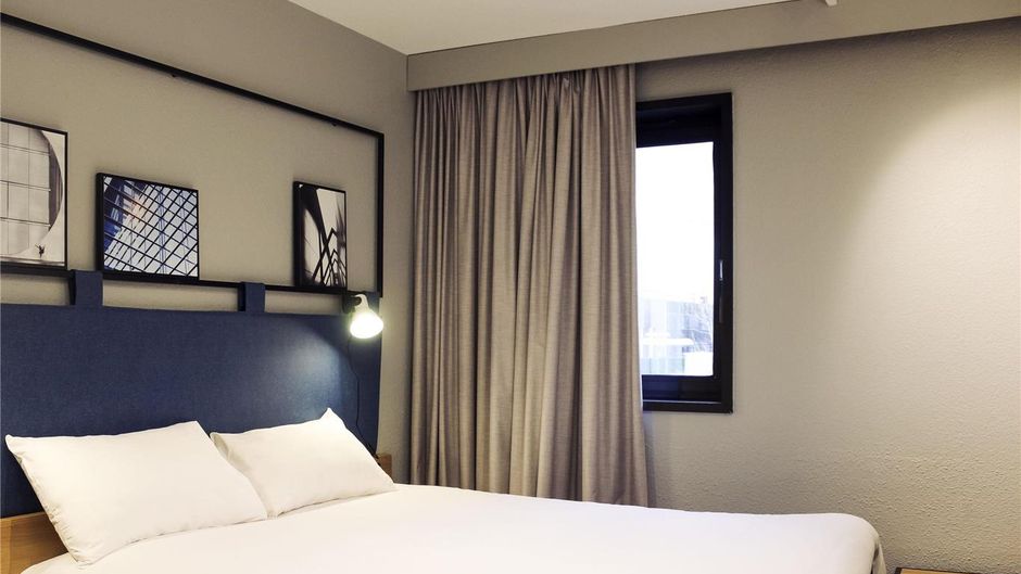 Ibis Paris Evry Room