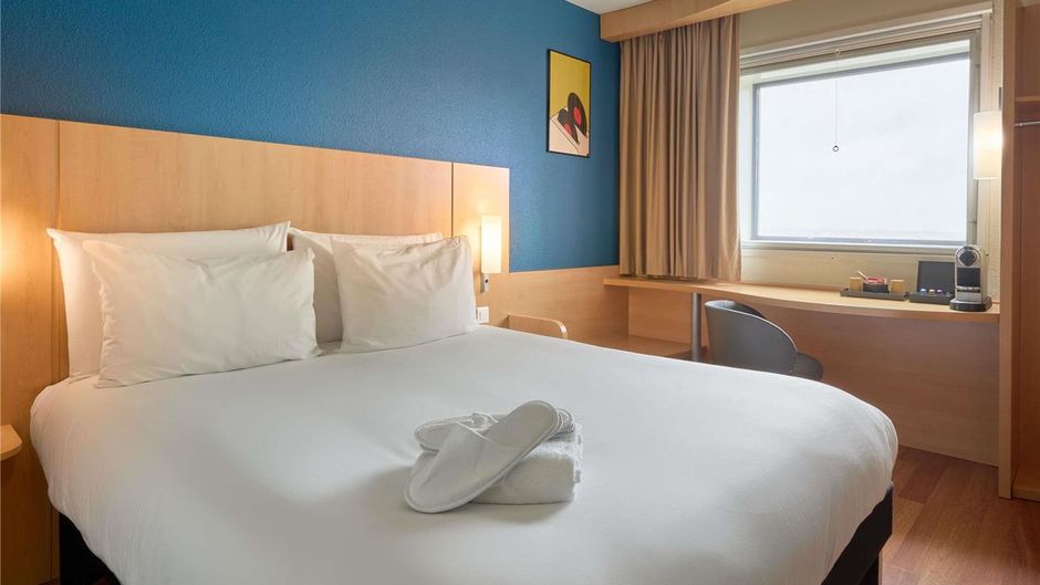 Ibis Hotel Paris La Defense Room
